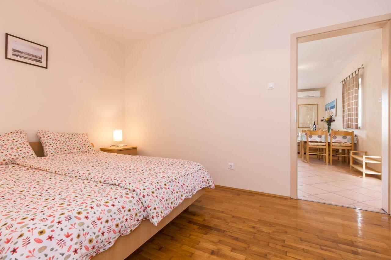 Apartments Marta คิร์ก ภายนอก รูปภาพ