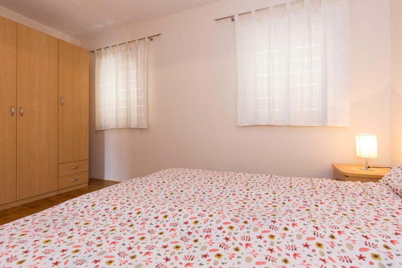 Apartments Marta คิร์ก ภายนอก รูปภาพ