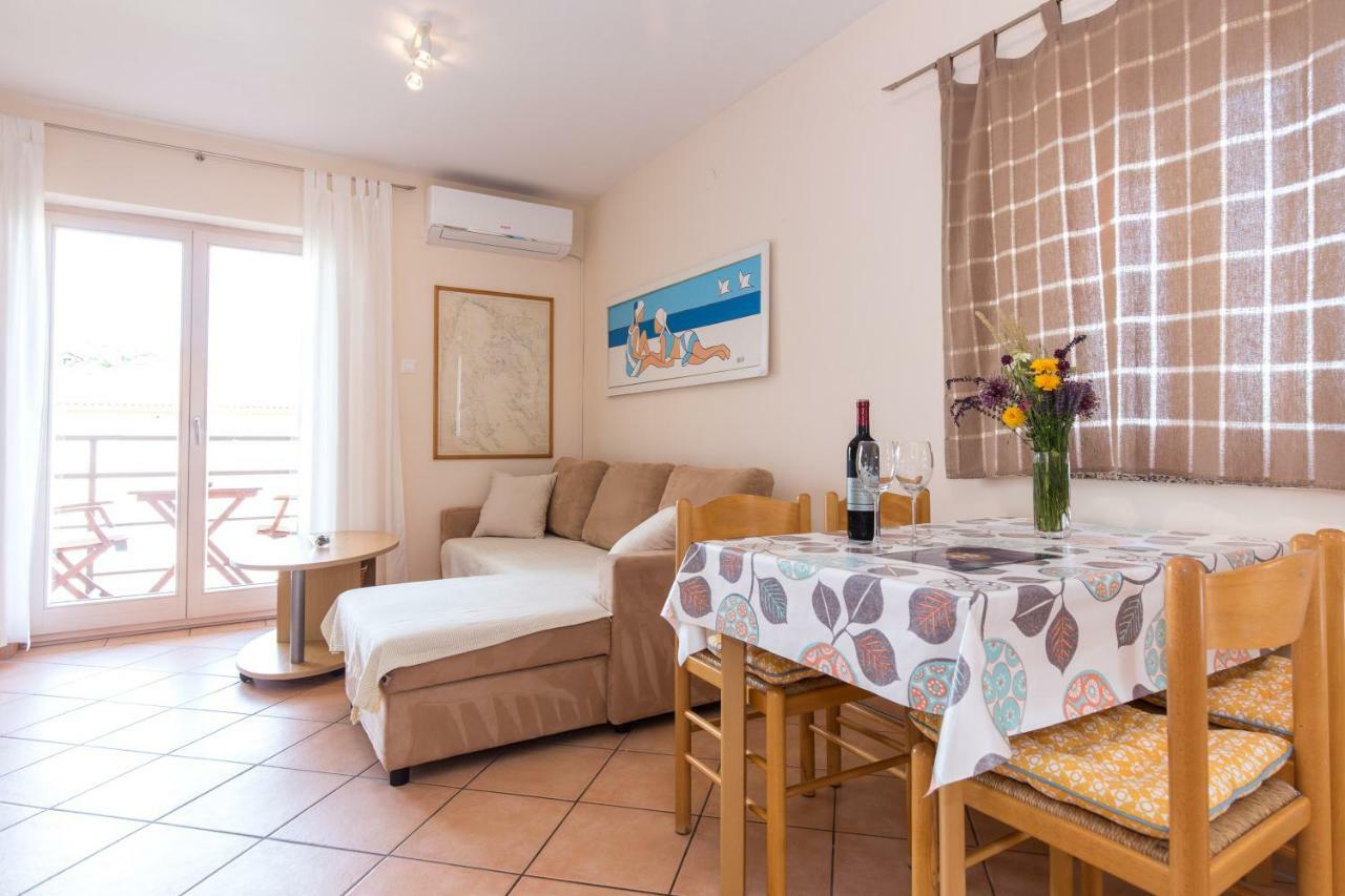 Apartments Marta คิร์ก ภายนอก รูปภาพ