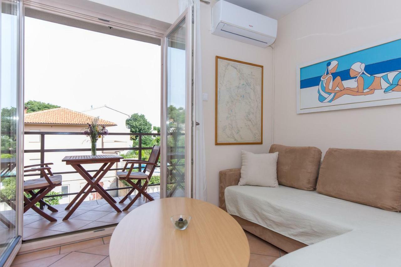 Apartments Marta คิร์ก ภายนอก รูปภาพ