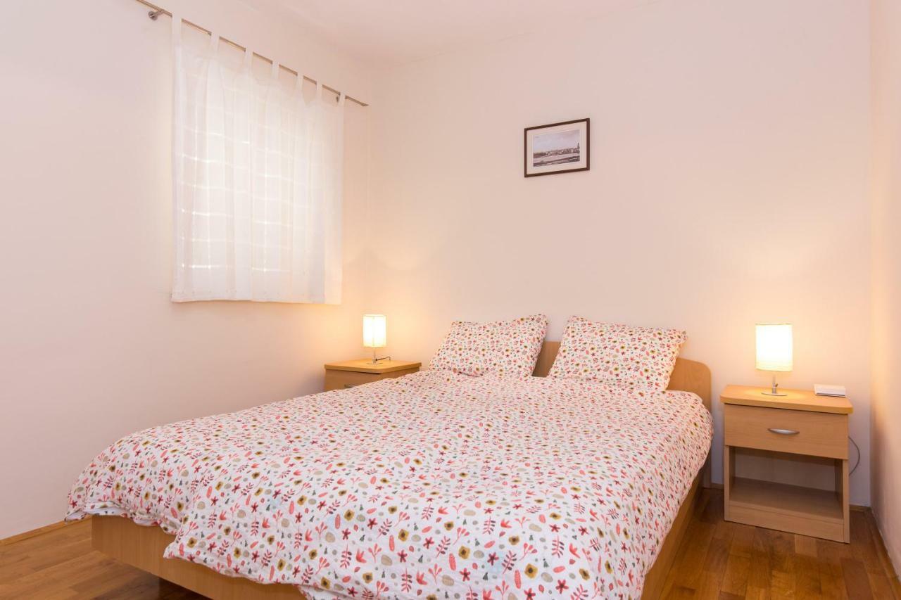 Apartments Marta คิร์ก ภายนอก รูปภาพ