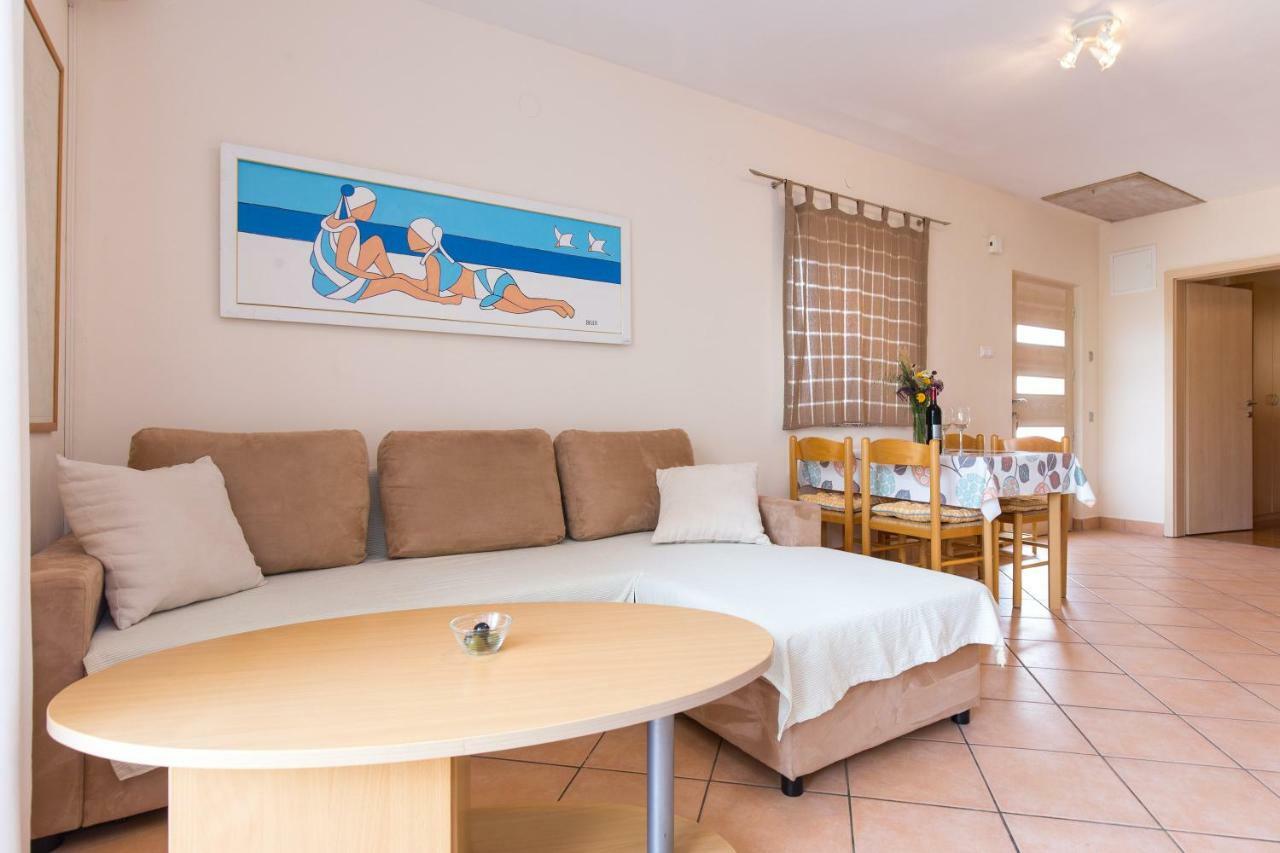 Apartments Marta คิร์ก ภายนอก รูปภาพ