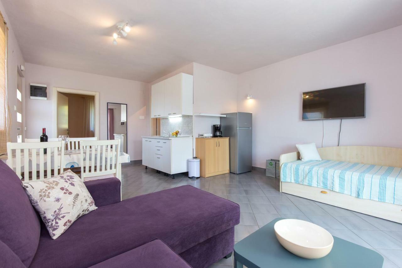 Apartments Marta คิร์ก ภายนอก รูปภาพ
