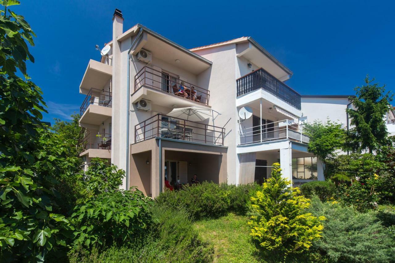 Apartments Marta คิร์ก ภายนอก รูปภาพ