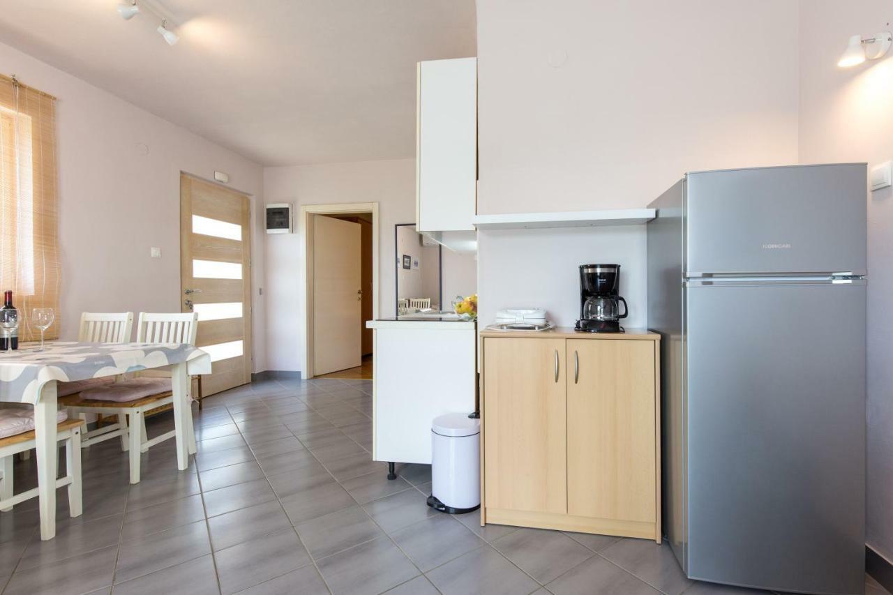 Apartments Marta คิร์ก ภายนอก รูปภาพ
